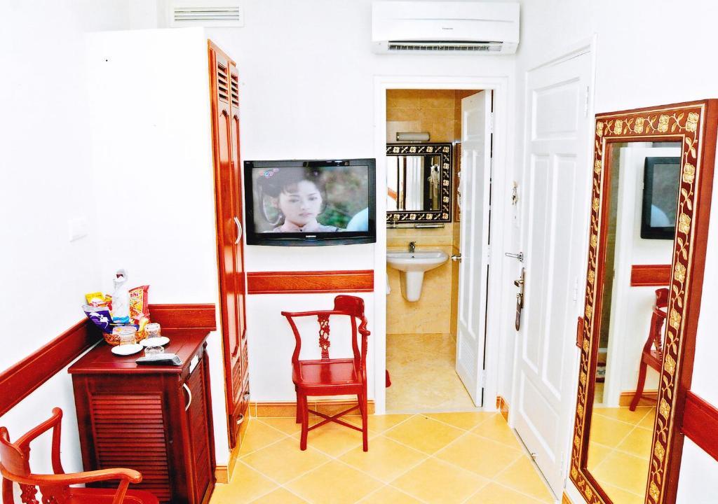 Hoang Thanh Thuy Airport Hotel 1 - Gan Am Thuc Dem Cho Hoang Hoa Tham Bandar Ho Chi Minh Bilik gambar
