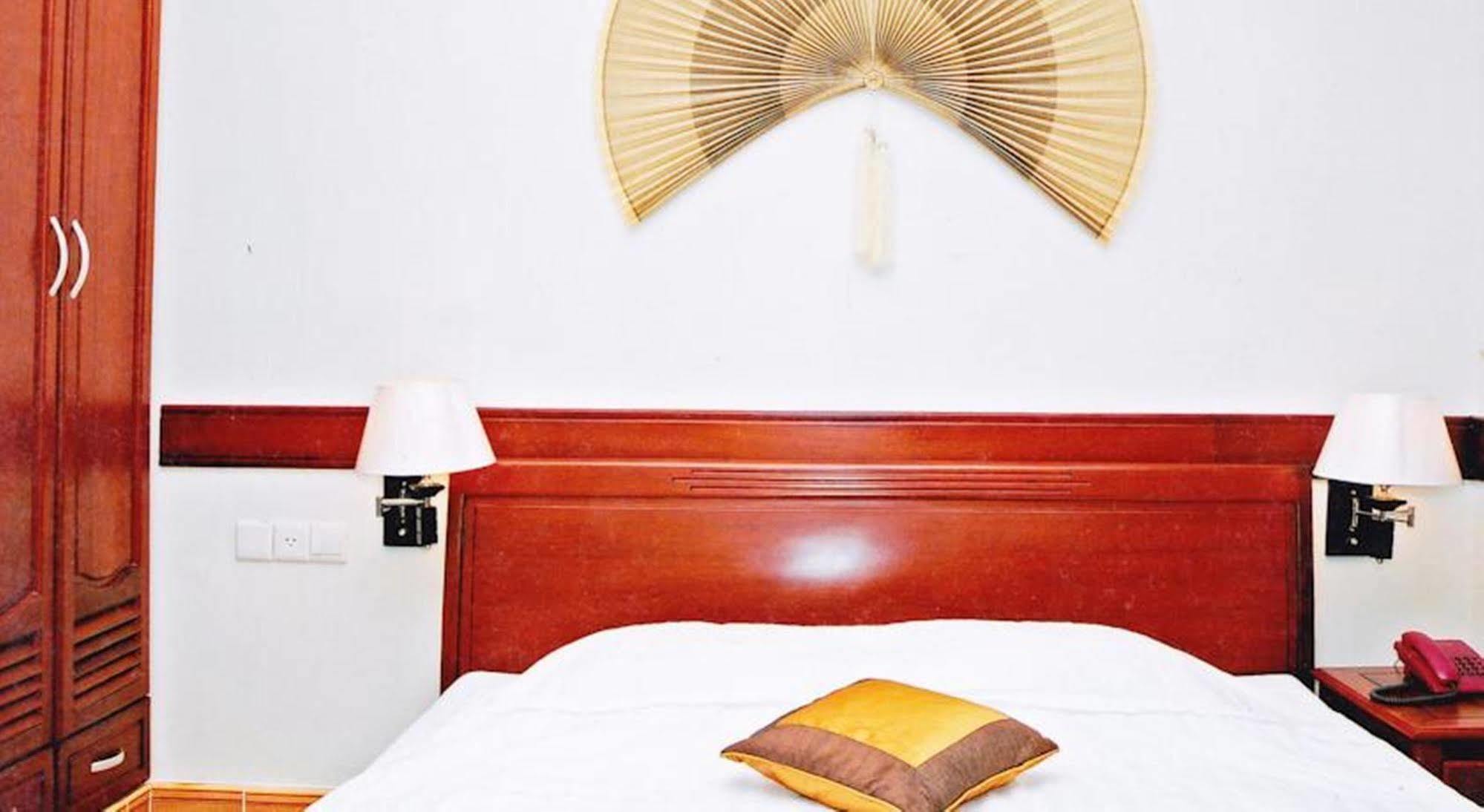 Hoang Thanh Thuy Airport Hotel 1 - Gan Am Thuc Dem Cho Hoang Hoa Tham Bandar Ho Chi Minh Luaran gambar