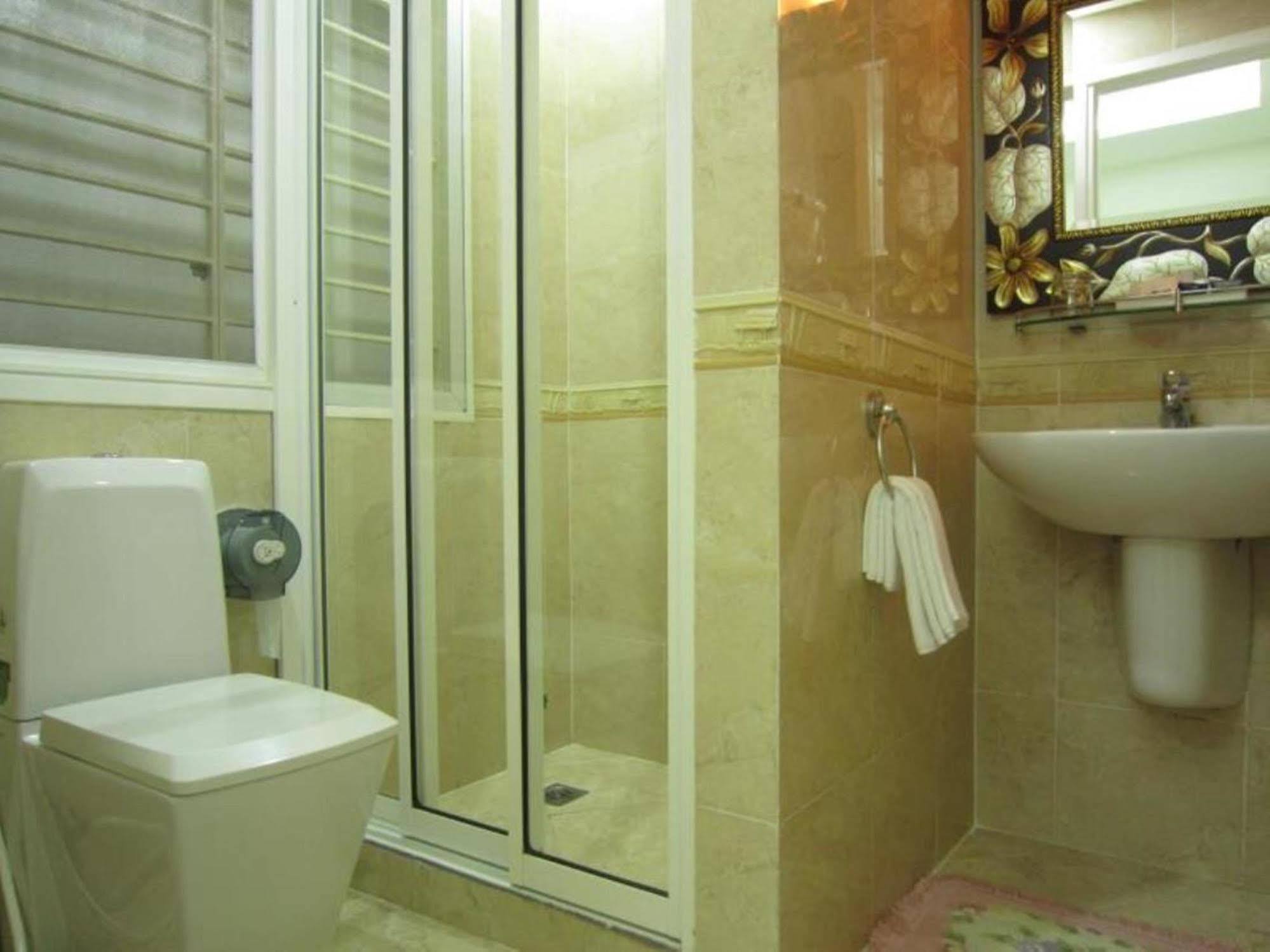 Hoang Thanh Thuy Airport Hotel 1 - Gan Am Thuc Dem Cho Hoang Hoa Tham Bandar Ho Chi Minh Luaran gambar