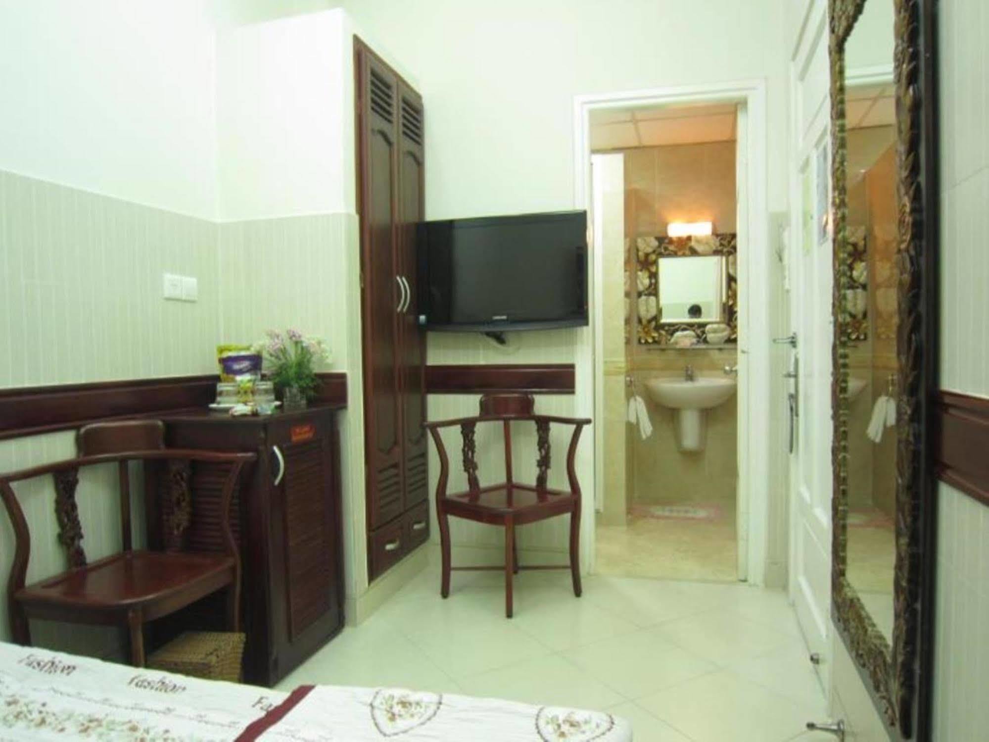 Hoang Thanh Thuy Airport Hotel 1 - Gan Am Thuc Dem Cho Hoang Hoa Tham Bandar Ho Chi Minh Luaran gambar