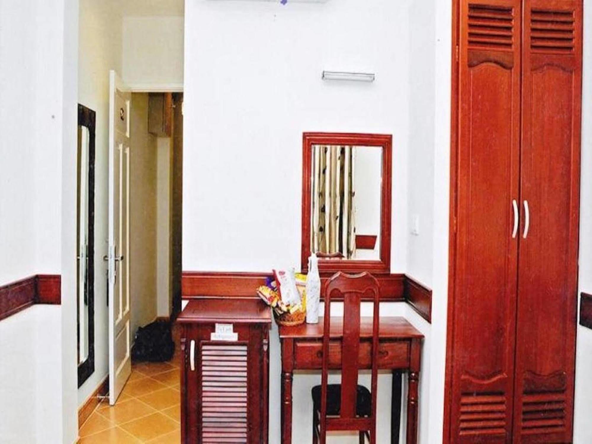 Hoang Thanh Thuy Airport Hotel 1 - Gan Am Thuc Dem Cho Hoang Hoa Tham Bandar Ho Chi Minh Luaran gambar
